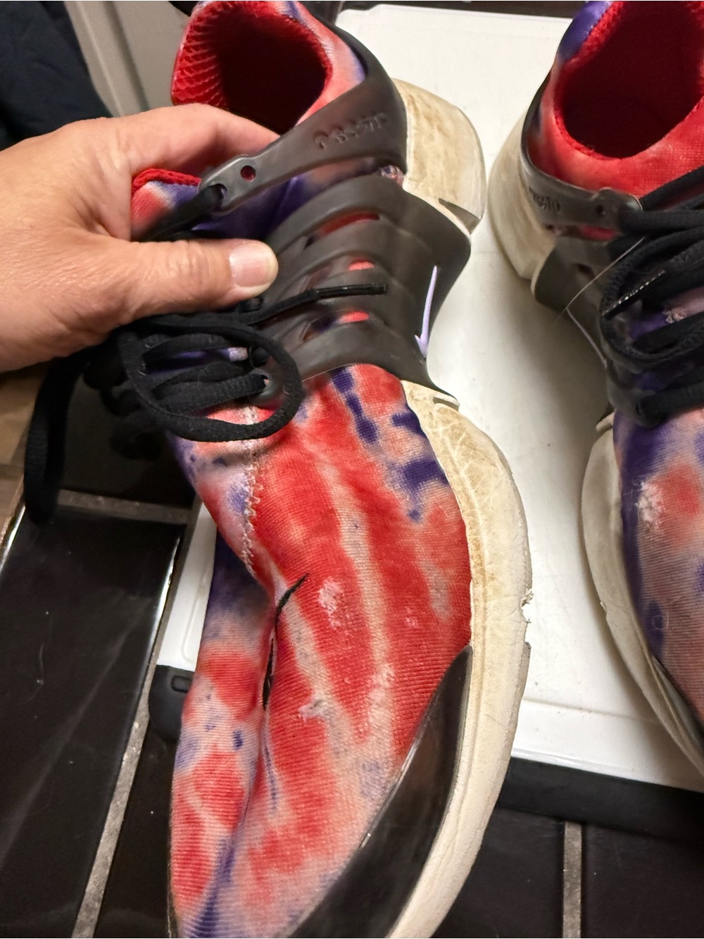 Nike Men’s 13 Tie-Dye Red & Purple Athletic Shoes - Picture 7 of 14